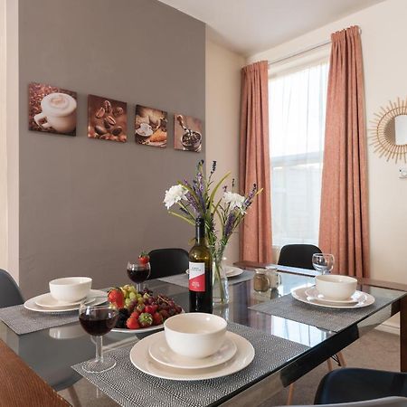 3 Bedroom-5 Beds Newland Ave King'S Palace Leisure-Contractor-Heart Of Hull Amenities Kingston upon Hull Buitenkant foto